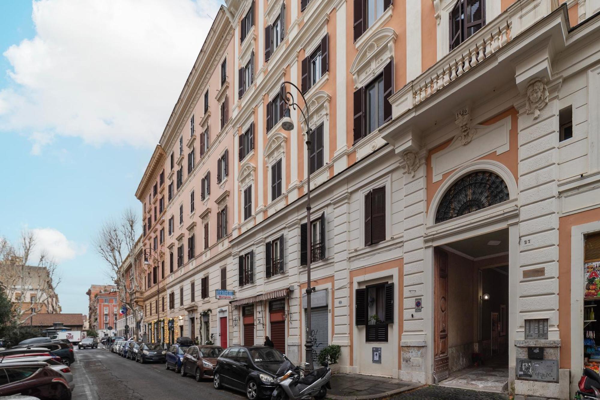 Terme Di Traiano Apartment - 10 Min Dal Colosseo Рим Экстерьер фото