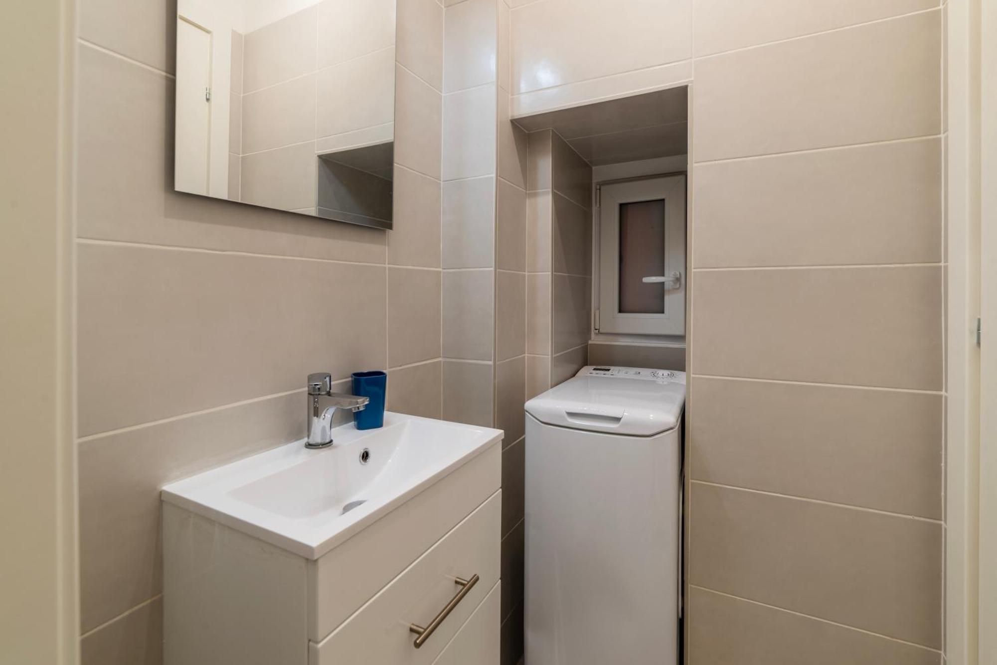 Terme Di Traiano Apartment - 10 Min Dal Colosseo Рим Экстерьер фото